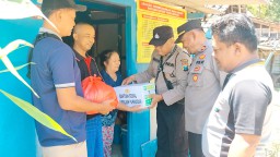Melalui Aplikasi Matur Pak Kapolres, Warga Desa Pelem Terima Bantuan Sosial Polres Bojonegoro