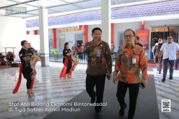 Staf Ahli Bidang Ekonomi, Lucky Agung Binarto Sambang Ke Tiga Satker Korwil Madiun