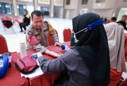 Sambut Hari Jadi Humas Polri ke - 73 Polda Jatim Gelar Donor Darah