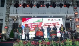 Warga Antusias Sambut Program Makan Gratis "Mari Nyoblos Mangan Wareg" di Kota Surabaya