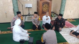Kapolres Bondowoso Melakukan Safari Jumat di Masjid