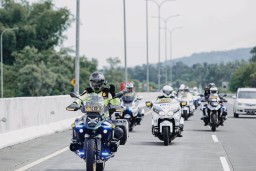 Kapolda Jatim Patroli Jarak Jauh Naik Motor Surabaya - Malang Jelang Operasi Ketupat Semeru 2025
