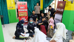 Polres Pelabuhan Tanjung Perak Gelar Bakti Kesehatan untuk Anak Yatim Piatu di Panti Asuhan Rumah Harapan