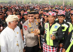 Kapolda Bali Hadiri Gelar Agung Pecalang 2025, Apresiasi Peran Pecalang dalam Menjaga Kamtibmas