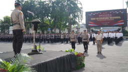 Kapolrestabes Surabaya Kombes Pol Luthfie Sulistiawan Pimpin Upacara Kesadaran Nasional di Tengah Ibadah Puasa