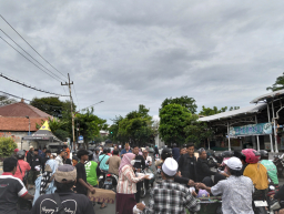 Aliansi Madura Indonesia Bagikan 1.000 Paket Takjil di Serambi Ampel