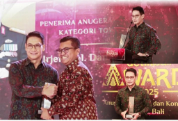 Kapolda Bali Menerima Penghargaan dari Detik Bali Tahun 2025