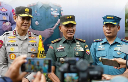 Berbagi Takjil Bersama Kapolda & Pangdam  Tegaskan TNI-Polri Tetap Solid.