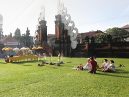 SEHARI SEBELUM HARI RAYA NYEPI, POLDA BALI GELAR UPACARA TAWUR AGUNG KESANGA