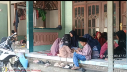 Keluarga Besar Sadi Rayakan Ketupat Bersama Keluarga dari Desa Nyamukan Kecamatan Trageh Kabupaten Bangkalan