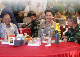 KAPOLDA BALI IKUTI ZOOM MEETING PEMANTAUAN SITUASI KAMTIBMAS MALAM TAKBIRAN JELANG HARI RAYA IDUL FITRI 1446 Η