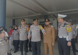 Hari Terakhir Ops Ketupat Semeru Kapolda Jatim Pantau Arus Balik di Terminal Arya Wiraraja Sumenep
