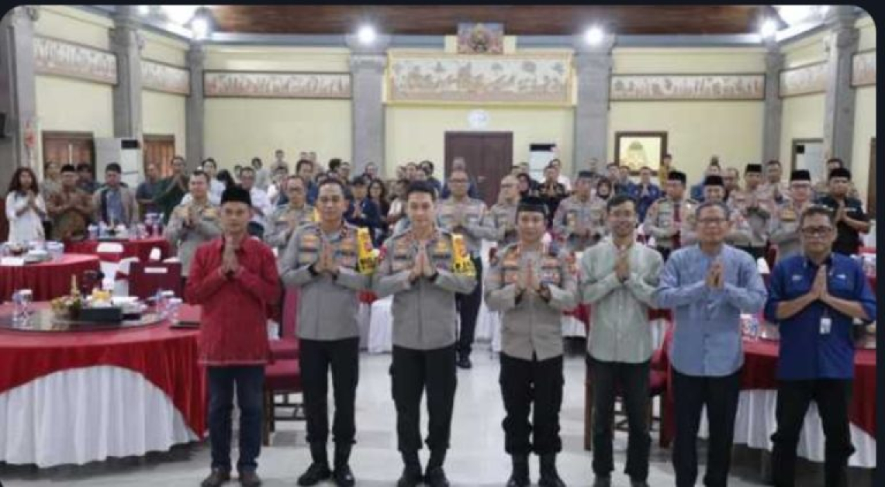 Polda Bali melaksanakan Kegiatan Buka Puasa Bersama Media secara serentak Melalui Zoom Meeting